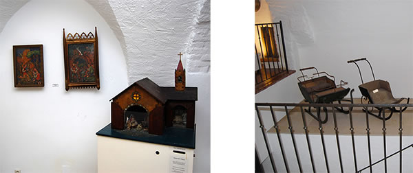 Originalfoto Mechanische Weihnachtskrippe, Wach Krippenbilder (links) und zwei der insgesamt vier alten Holzschlitten (rechts)