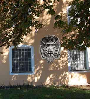 Fotomontage Steinernes Doppeladlerwappen